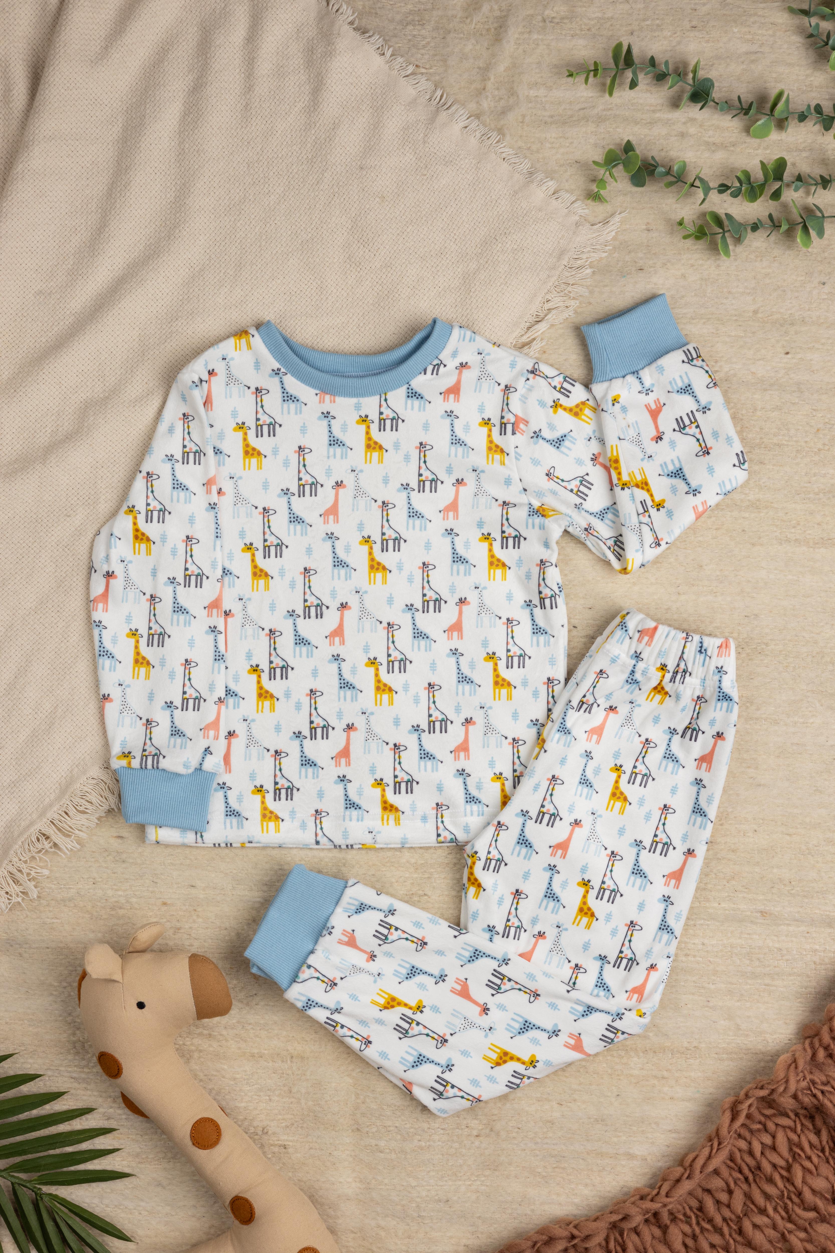 Giraffe Snooze Pajama Set – Fun Loft